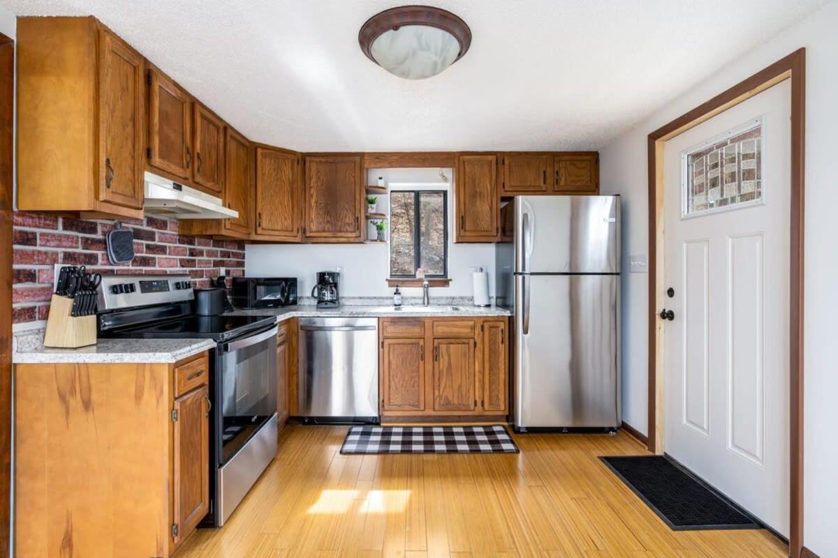 Inwood Modern Chalet Cabin W Hot Tub, Deck&Grill, & Wifi! מראה חיצוני תמונה