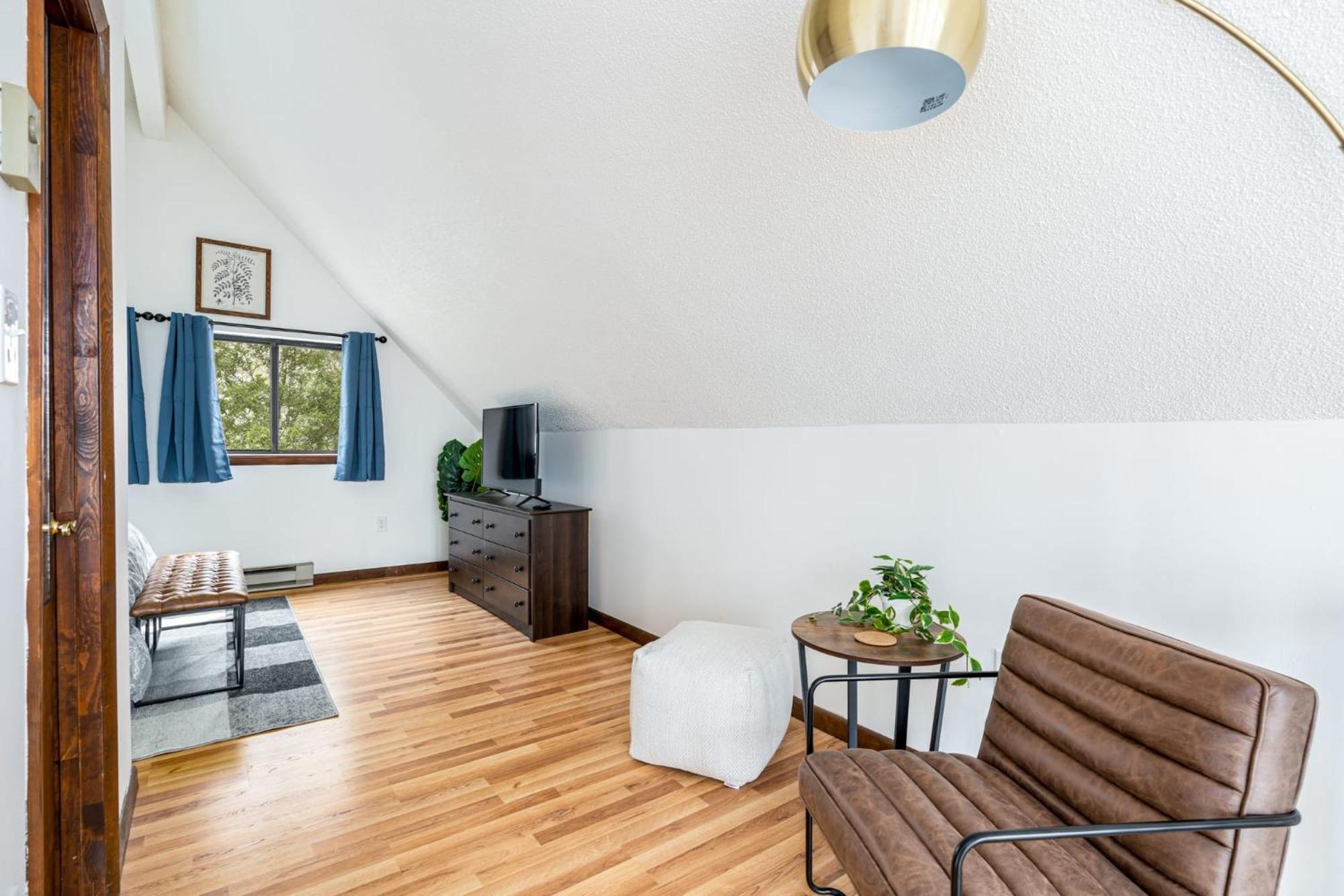 Inwood Modern Chalet Cabin W Hot Tub, Deck&Grill, & Wifi! מראה חיצוני תמונה